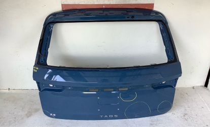 2025-2026 Volkswagen Taos lift gate (15)