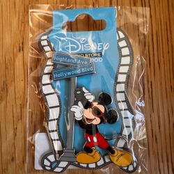 Disney D23 2026 DSSH Hollywood Studio Store Mickey Mouse Street Sign Pin