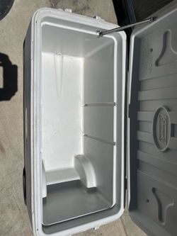 Ice chest
