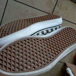 Tennis Shoes Size 11 