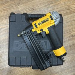 DeWalt 18 Ga Brad Nail Gun