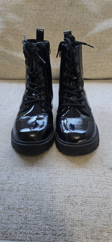 Black Boots With Glitter Size 5 Youth