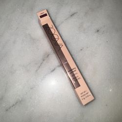 Lip Liner & Lipstick