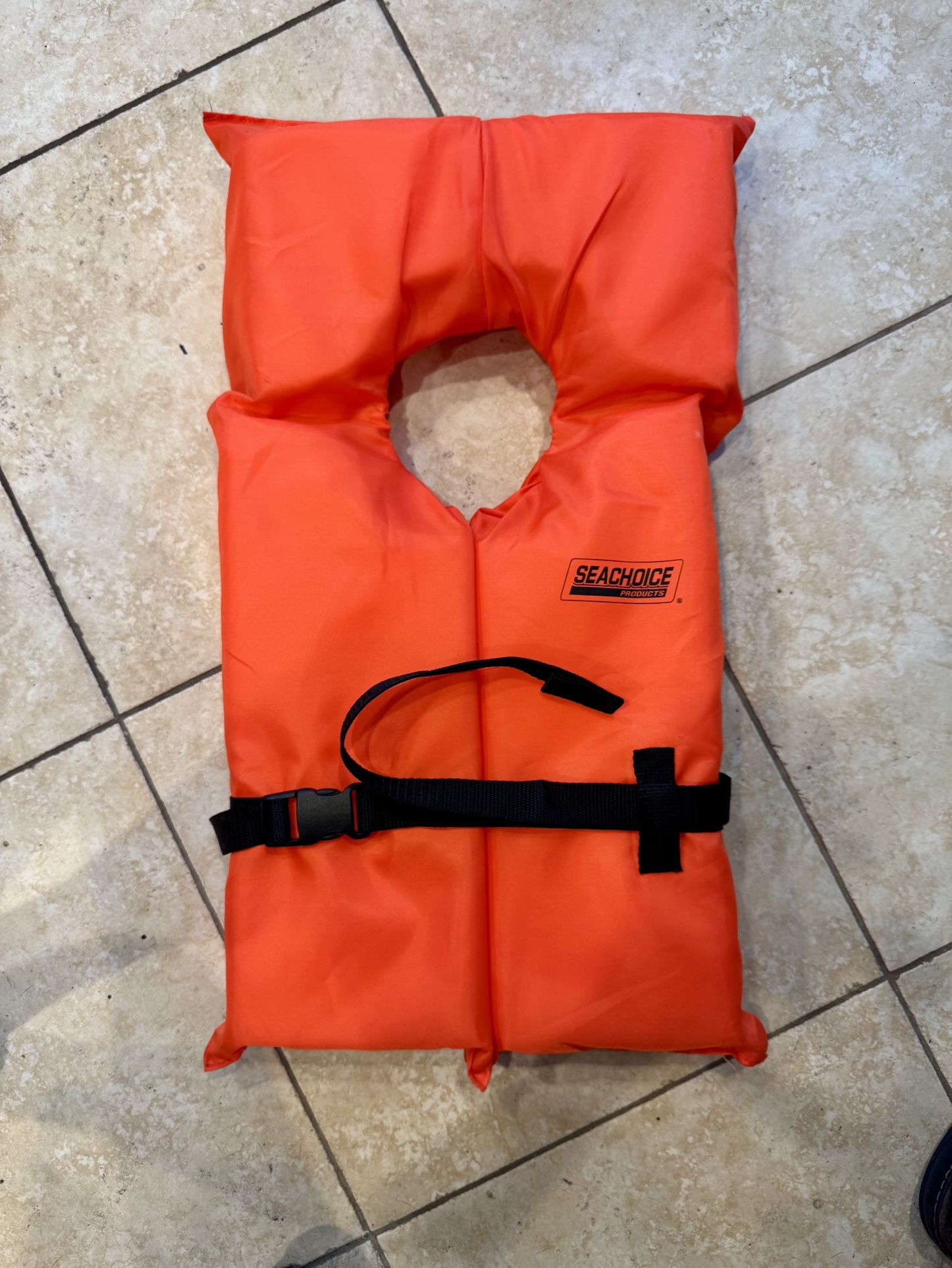 Foam filling searchoice youth life vest. 