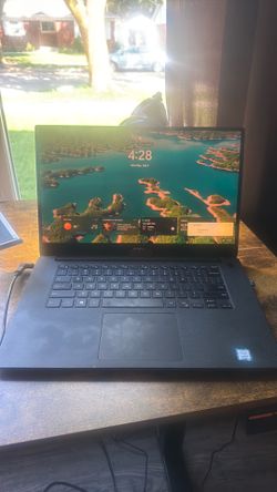 Dell XPS 9570 15 inch touchscreen with mouse/stand