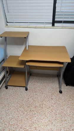 Computer table