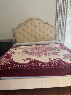 Bassett furniture Bed and nightstand