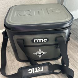 RTIC 30 can soft cooler