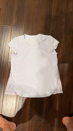 Lululemon Women’s t-shirt