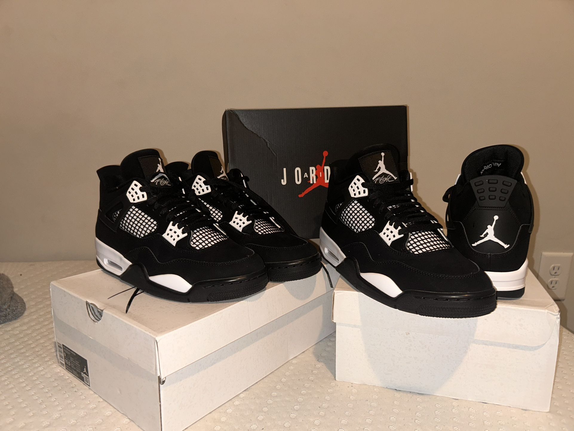 Jordan Retro 4 Thunder