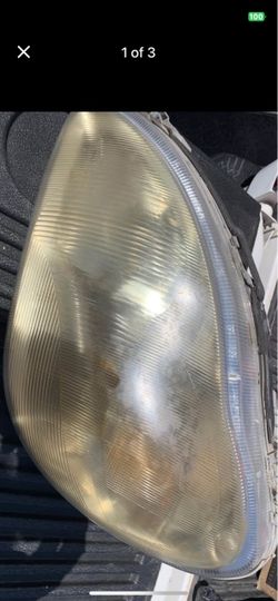 2001 to 2006 Mercedes Benz E class driver side headlight in good condition
