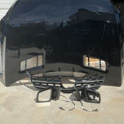 2015 Mercedes ML350 Hood, Grill, And Exterior Rearview Mirrors