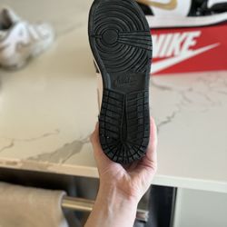 Jordan one mid patient, black white and gold