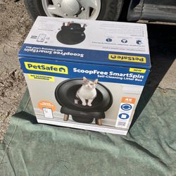 Pet Safe Scoop Free Smart Spin Self Cleaning Littler Box 