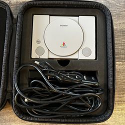 PlayStation Classic Mini W/case Box & Everything 