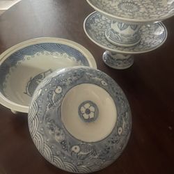 Asian Serving Pieces. 4 - Total Pieces