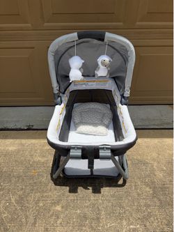 Baby Trend Rock-A-Bassinet w/ Hanging Toys & Pillow – Gray