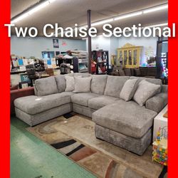 😍 Beautiful Two Chaise Sectional