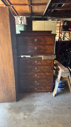 Antique Victorian Walnut Veneer Chest-on-Chest Dresser / Tallboy