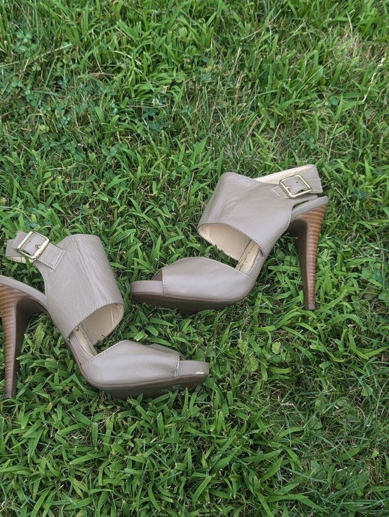 Khaki Heels Size 9