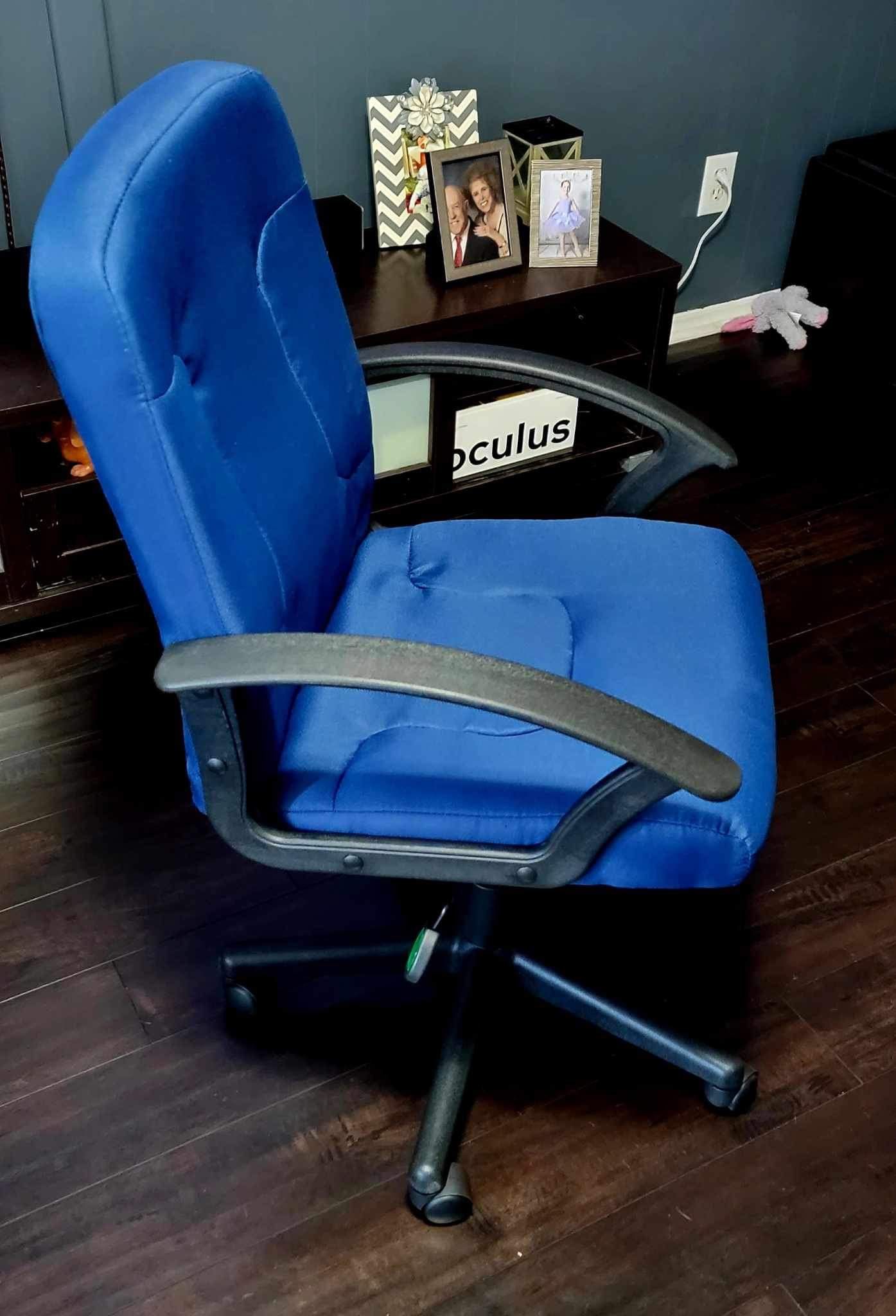 Just assembled. Blue office chair for Sale in Carrollton, TX OfferUp