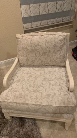 Oversized accent chair