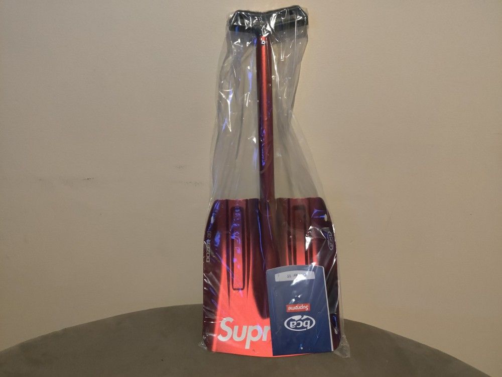 小物 SUPREME Backcountry Access  Shovel Supreme x Backcountry Access Dozer 1T Snow Shovel | Red | FARFETCH