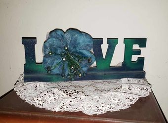 HAND PAINTED PEACOCK FIREWORK BLING BEADED WOODEN LOVE SIGN ACCENT TABLE TOP DECOR ART DISPLAY