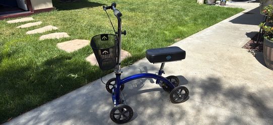 KneeRover steerable knee scooter