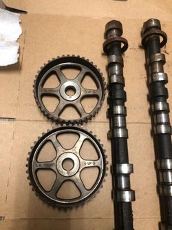 2.4L Camshafts and Timing Sprockets Set