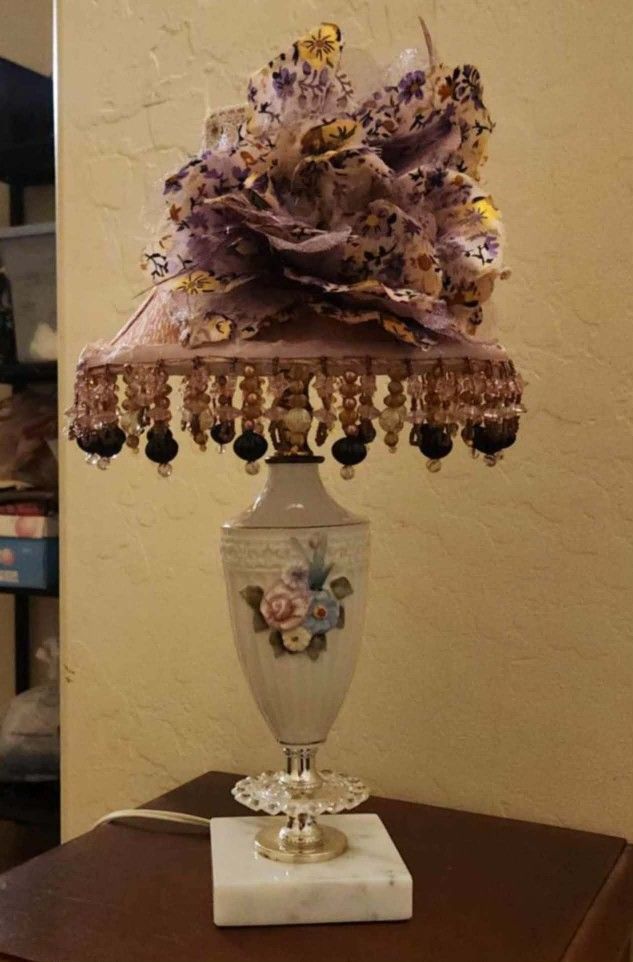 ORNATE VINTAGE MARBLE PORCELAIN CAPODIMONTE ROSE LAMP BASE BOW BEADED FRINGE SHADE FLORAL FLOWER ACCENT TABLE DECOR