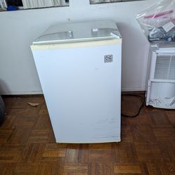 Daewoo Small Compact Refrigerator Fridge fr-094r