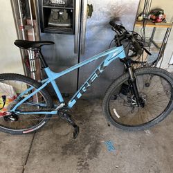 2023 Trek Marlin 5s