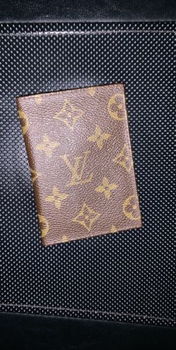 Louis Vuitton wallet/card holder comes with dust bag