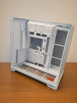 Lian Li O11 Vision Compact White ATX PC Case – Tempered Glass