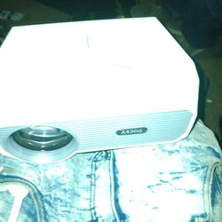 CooAu 4300 HD Projector