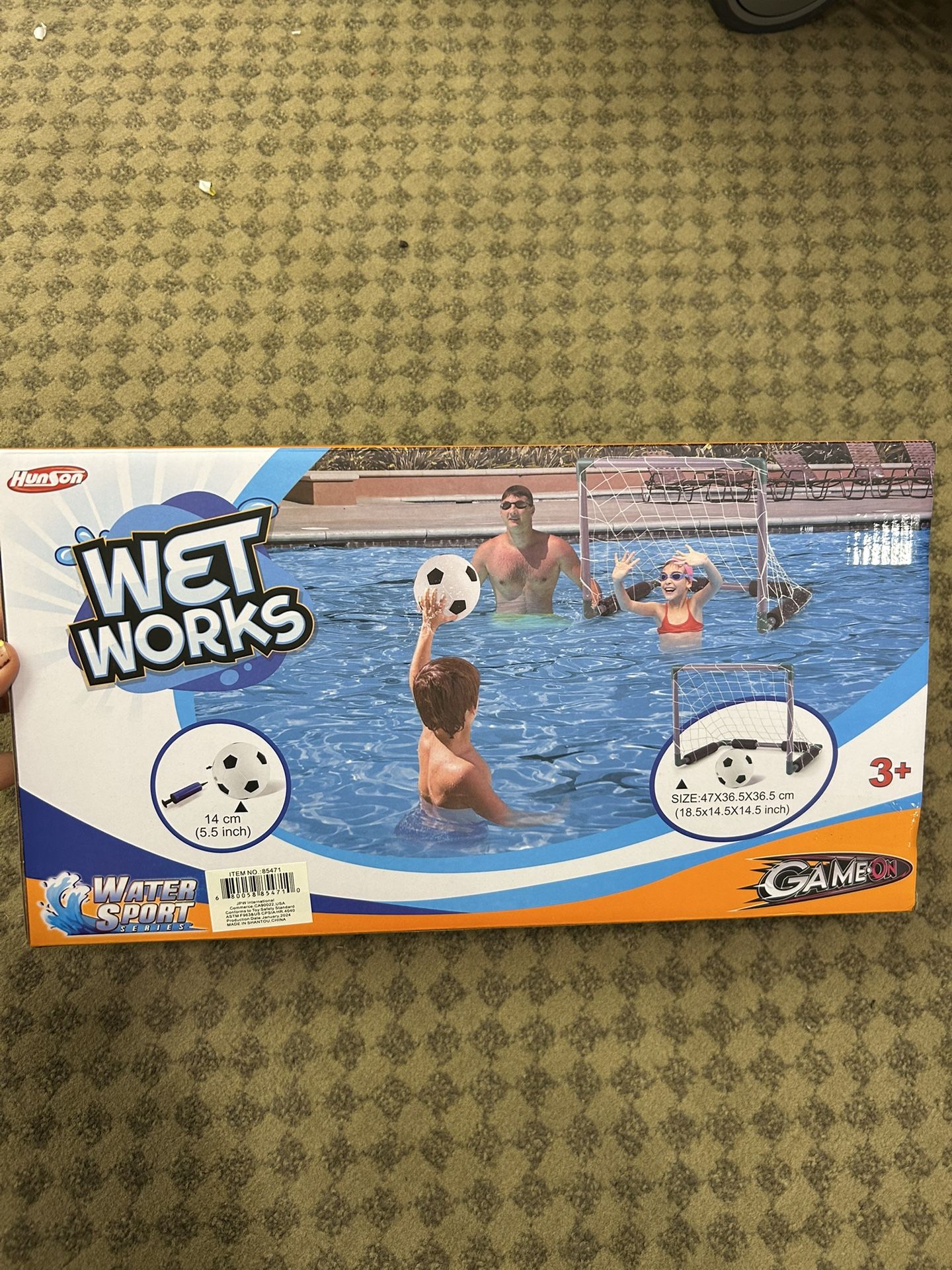 NWT Wet Works Pool Game Set