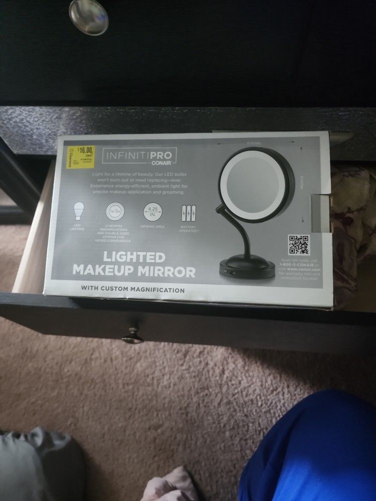 Lighted Makeup Mirror