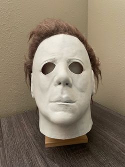 Michael Myers Halloween mask