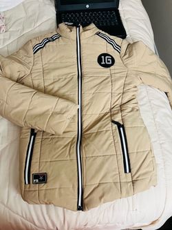 Color is khaki and size is small
