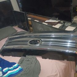 TRUCK TOP UPPER BUNPOER TOYOTA