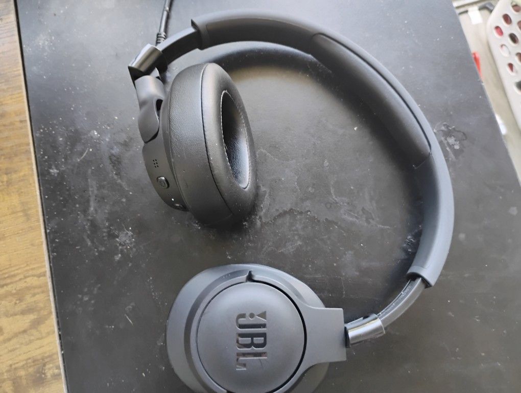 JBL Wireless Headphones