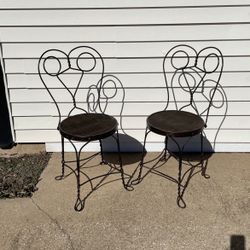 Vintage Sweatheart Back Ice Cream Parlor Chairs Set Of 2