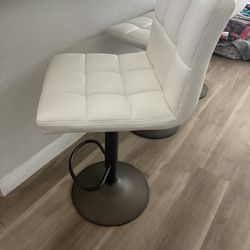 White Bar Stools 