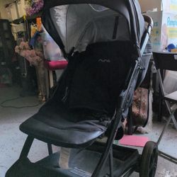 Nuna Travel Stroller Caviar 