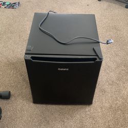 One Door Mini Fridge 