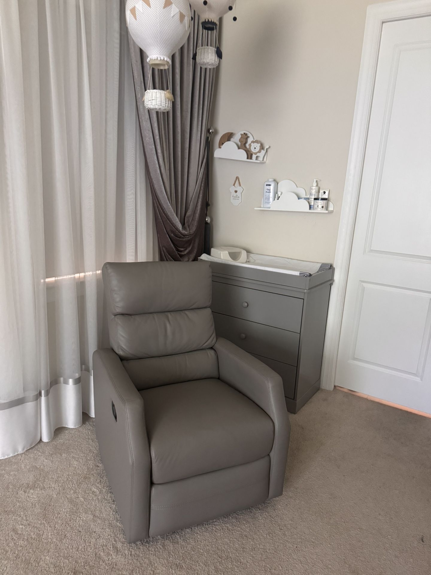 Recliner Chair 