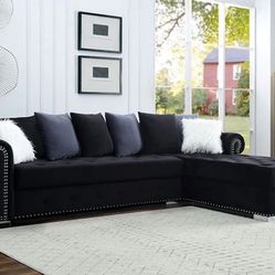 LARGE BLACK SECTIONAL COUCH 