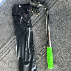 OEMTOOLS Telescoping Lug Nut Wrench and Sockets. NEVER USED Tire Wrench - Tire Repair 