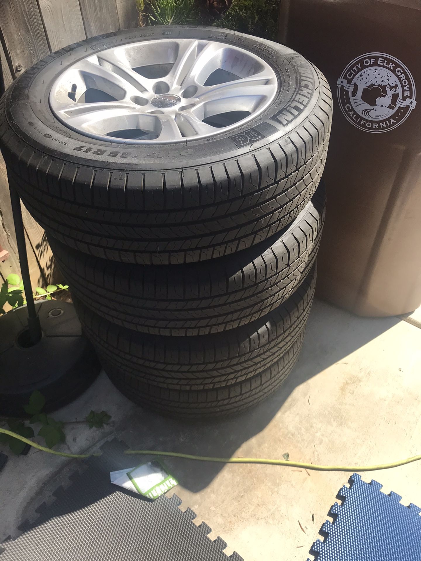 Stock dodge rims and Michelin tires